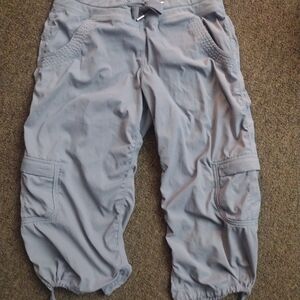 Lululemon Dance Studio Cargo Crop Size 8 Rhino Grey